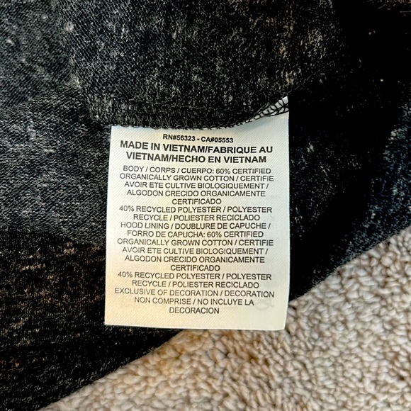 Nike light weight hoodie. Never worn. - Picture 3 of 3